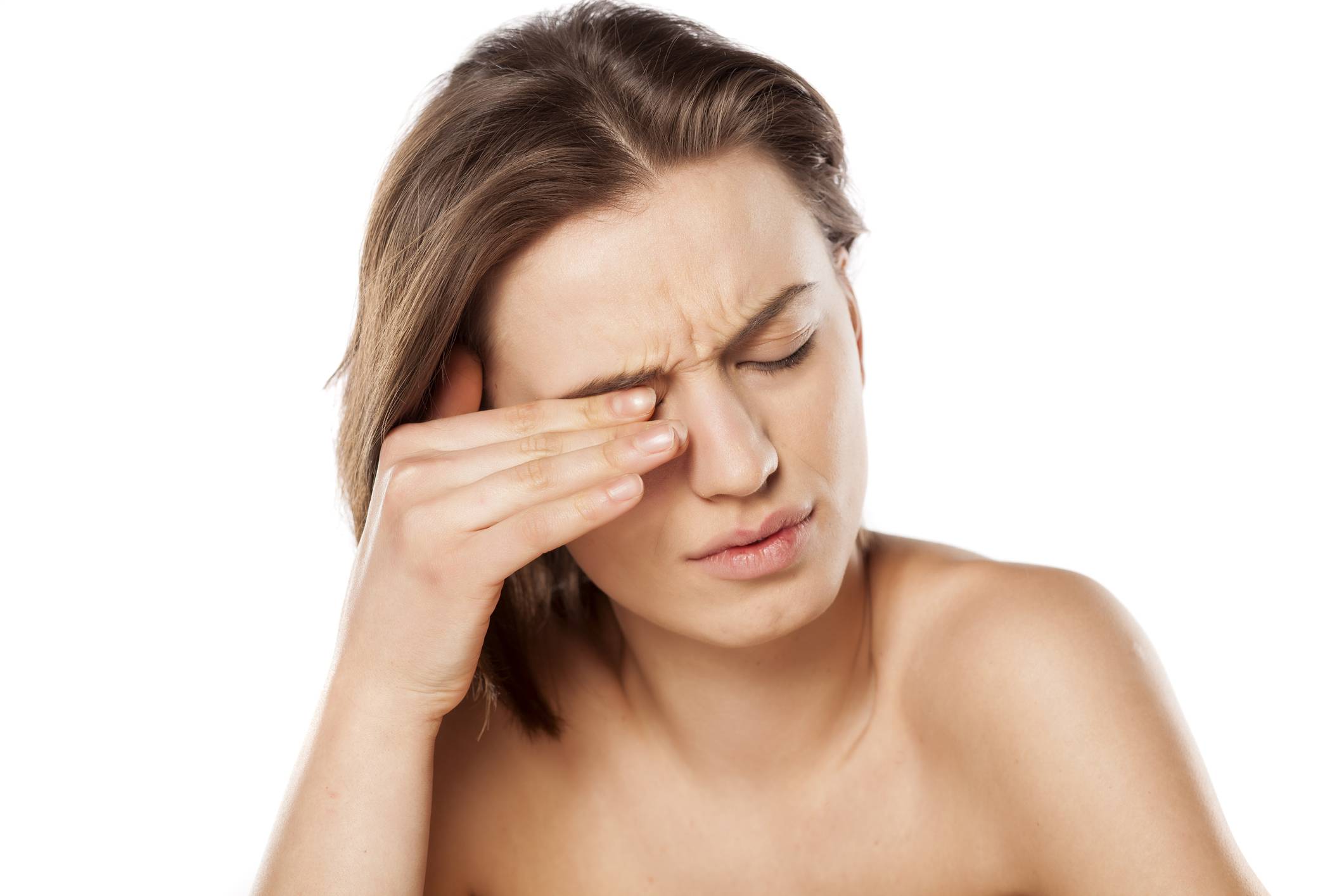 Почему от контактных линз болит голова - информация врачам