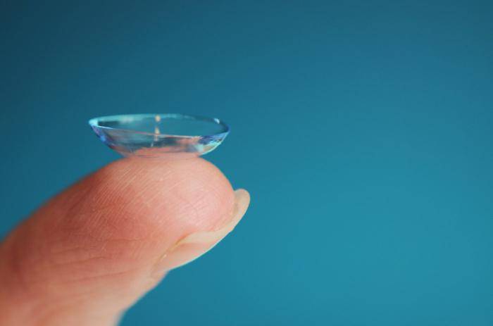 Альтернатива привычным очкам: плюсы и минусы контактных линз для дальнозоркости