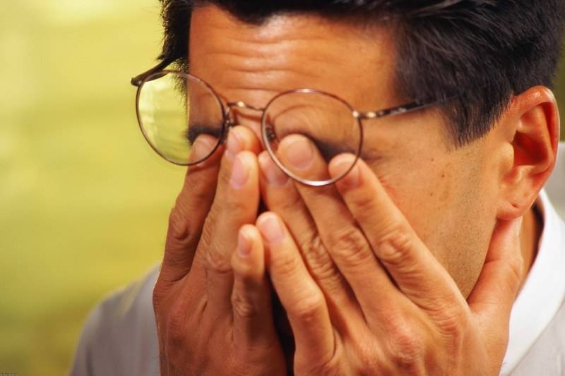 Боль в глазу при движении глазного яблока - причины, лечение