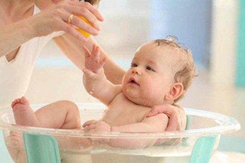 Можно ли купать новорожденного если у него коньюктивит