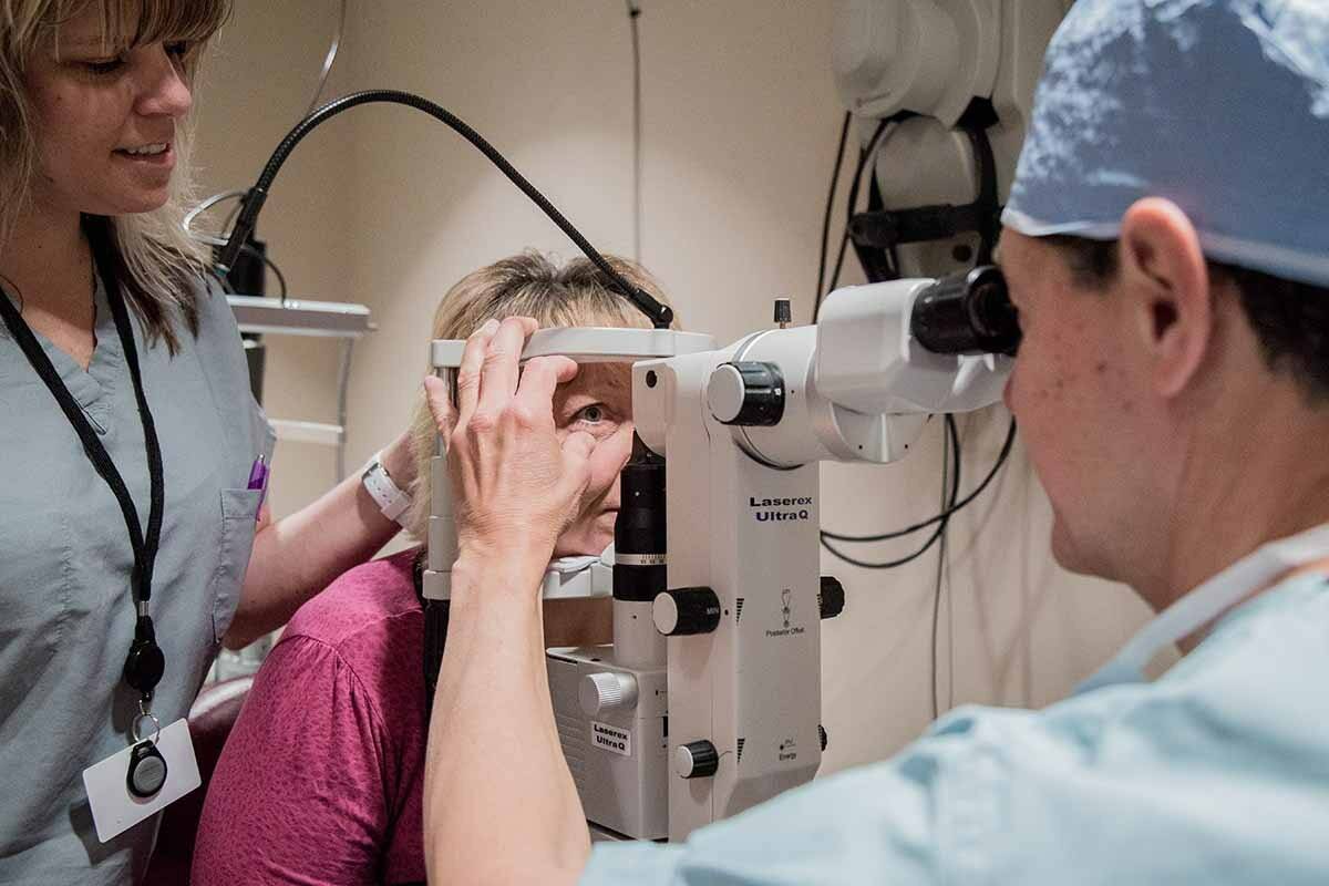 Что это такое фоновая ретинопатия глаза: формы заболевания, причины, симптомы и лечение болезни