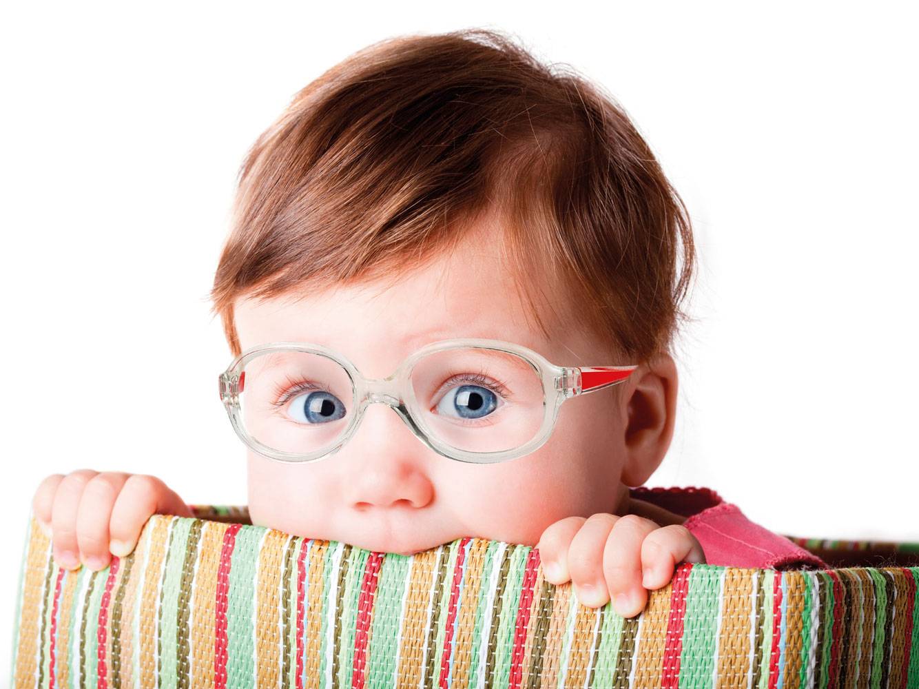 Влияет ли на зрение длинная челка у детей