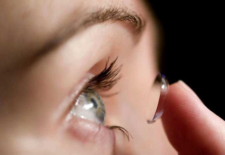 Сколько можно носить контактные линзы