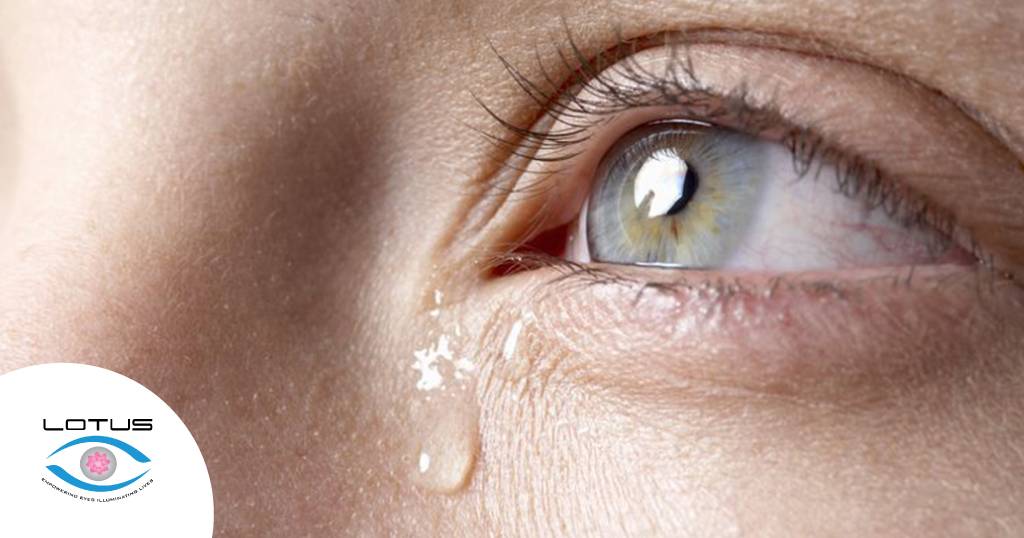 Слезятся глаза при простуде: причины, сопутствующие симптомы, лечение, осложнения