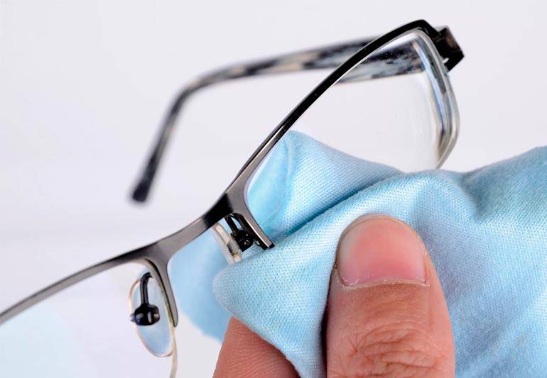 Как правильно ухаживать за очками ? чем протирать очки для зрения ? полезные советы