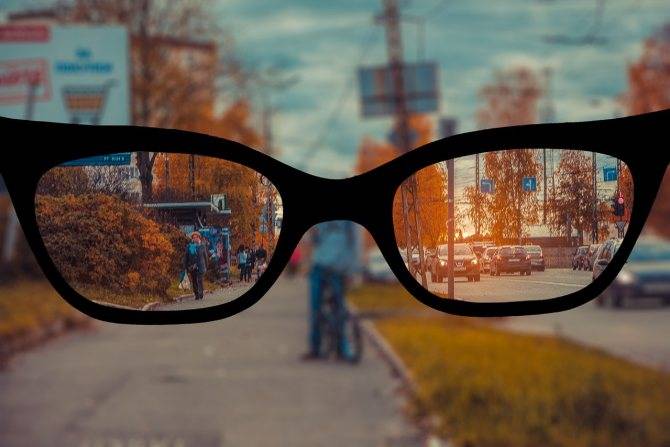Зрение плюс или минус 0,5: нужны ли очки, как улучшить?