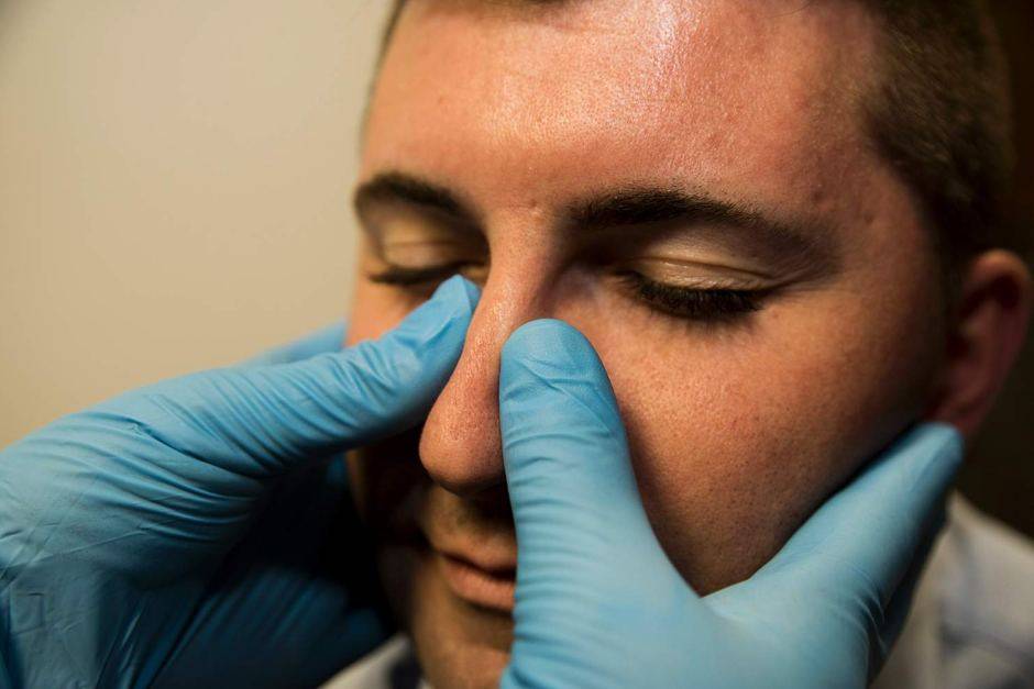 Первая помощь при травме глаза. чего категорически нельзя делать при травме глаза