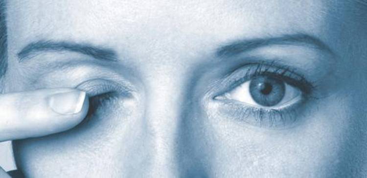 Почему дергается глаз: диагностика и лечение