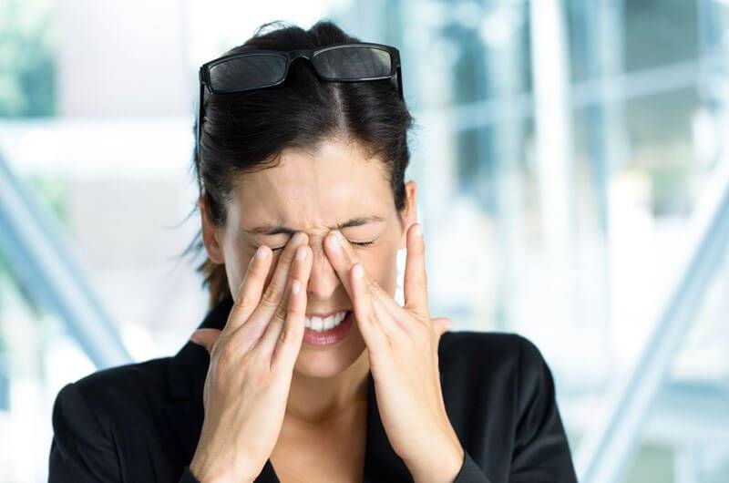 Почему при простуде болят глаза
