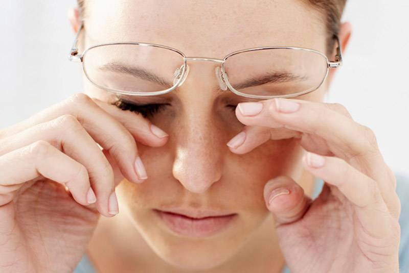 Наиболее распространенные причины, почему болят глаза