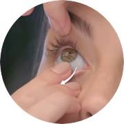 Как снять линзы с глаз первый раз: инструкция для новичков по использованию контактной оптики