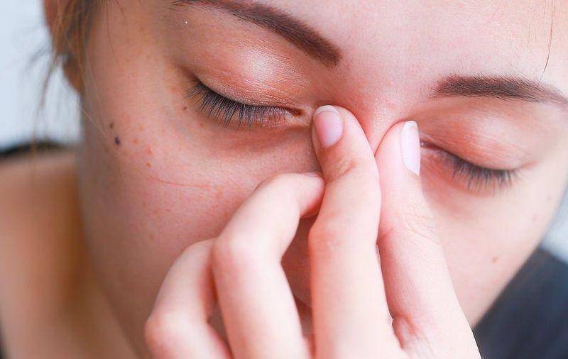9 способов как снять отек глаз после слез