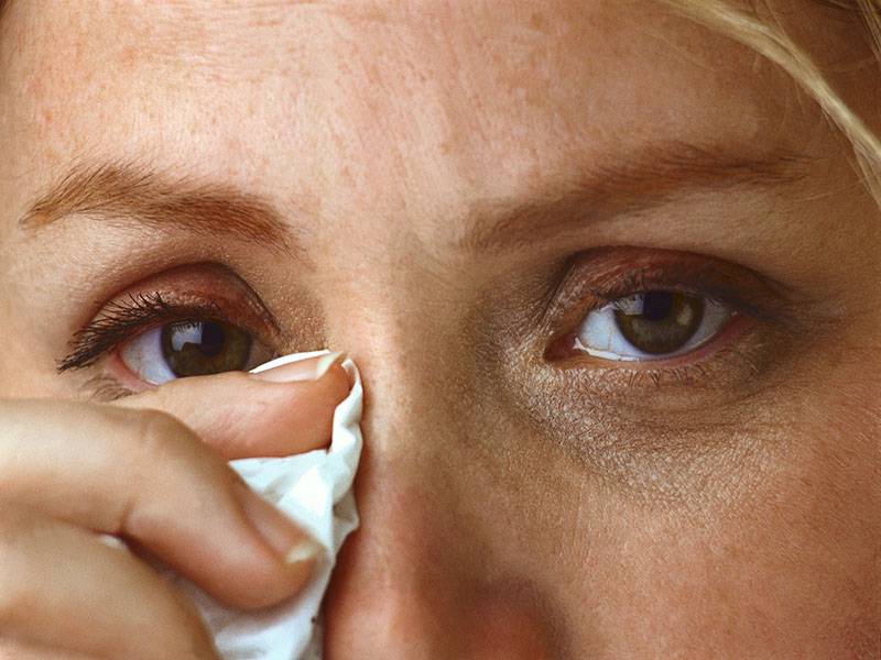 Болят глаза при простуде. что делать если во время простуды болят глаза и больно двигать глазами.