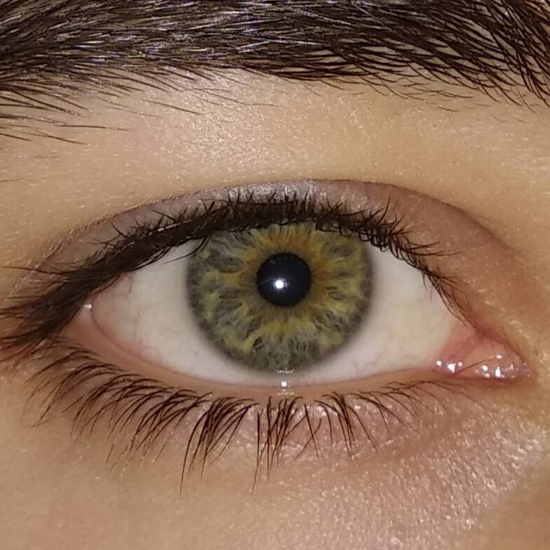 Болотный цвет глаз - значение, особенности