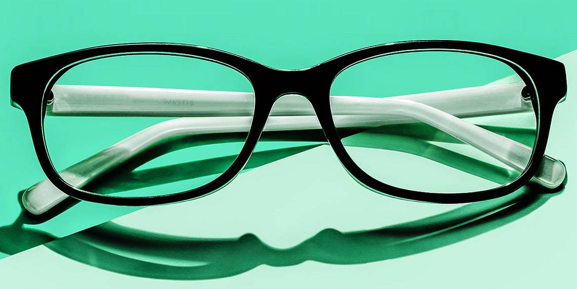 Как правильно ухаживать за очками для зрения по типам линз