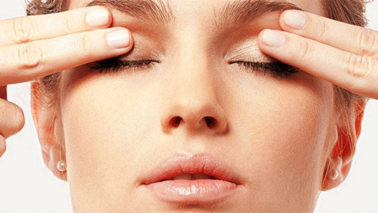 Лимфодренажный массаж век: стираем усталость с лица!