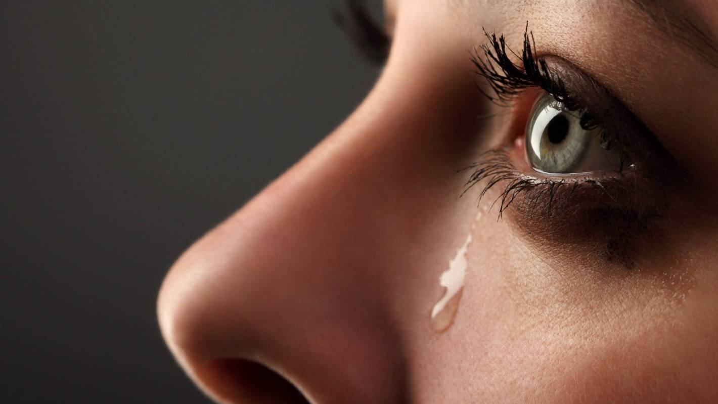 196 фраз про слезы: короткие изречения, грустные и красивые цитаты, мудрые афоризмы, философские высказывания про женские и мужские слезы и плач