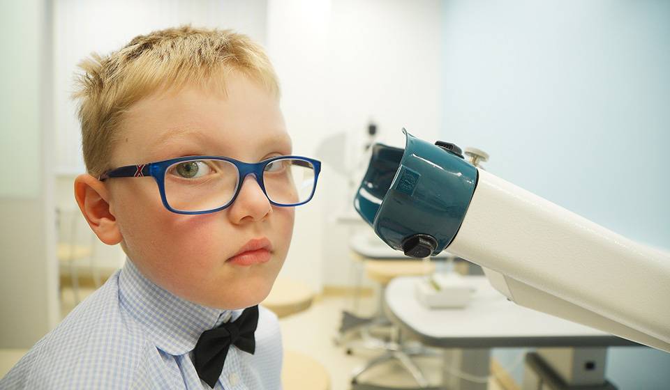 Аппаратное терапия глаз у детей: описание процедуры, эффективность и отзывы
