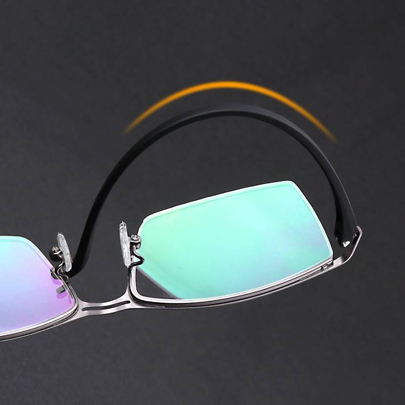 Фотохромные очки-хамелеоны для зрения с затемненными линзами