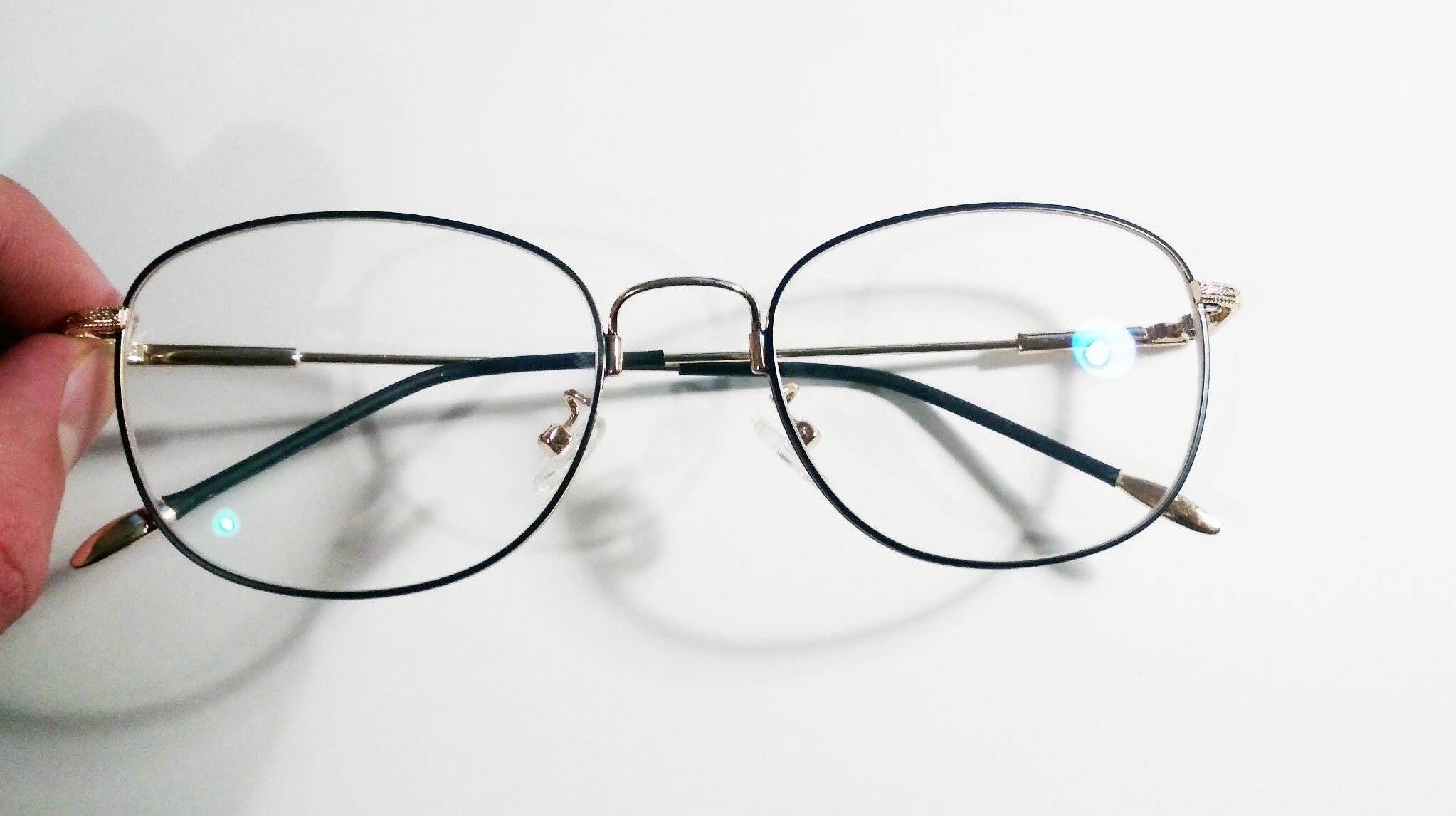 Очки с пластиковыми линзами - стоит ли покупать