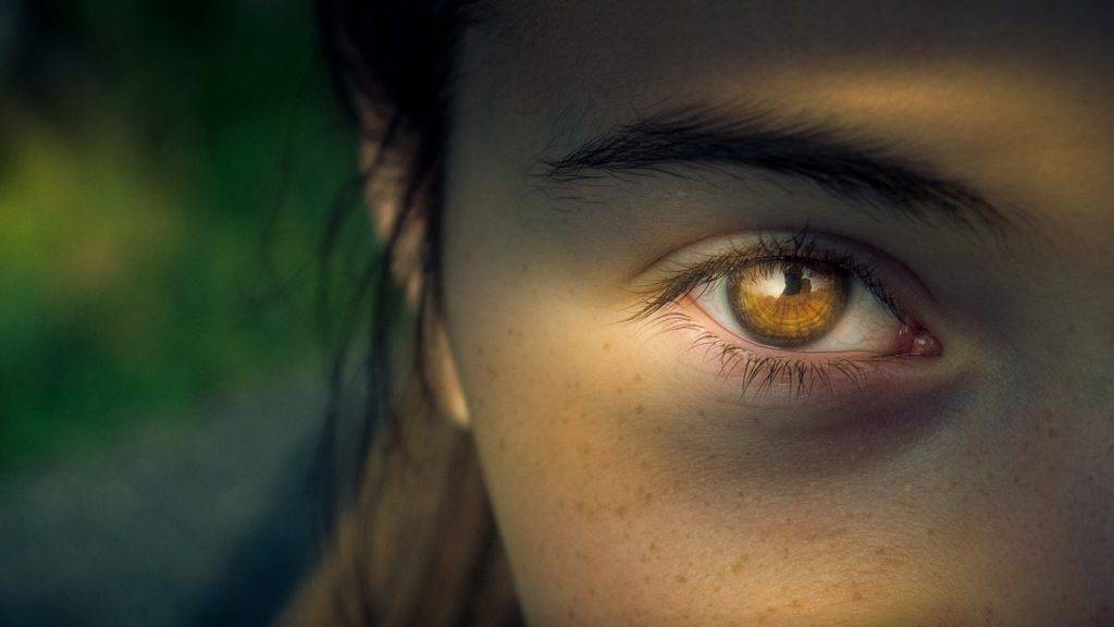 Светобоязнь глаз: причины возникновения, симптомы, лечение
