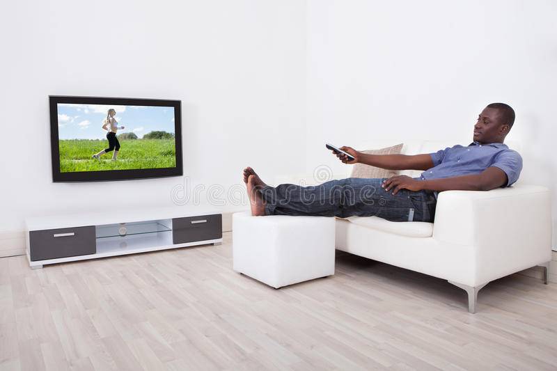 Почему пожилым людям вредно смотреть телевизор. как телевизор и компьютер ухудшают работу мозга
