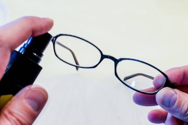 Как избавиться от царапин на очках