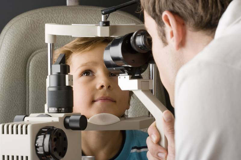 Близорукость у детей: диагностика и лечение миопии