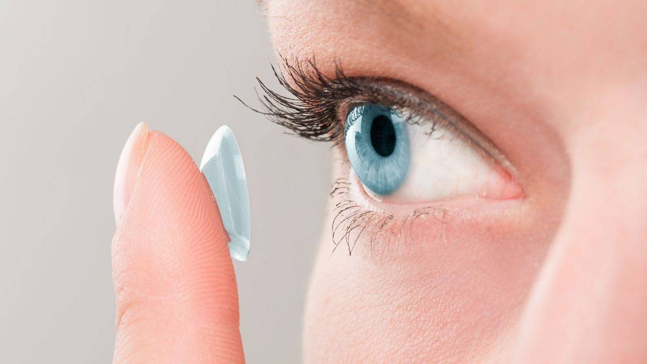 Вредны ли линзы для глаз, особые случаи и противопоказания