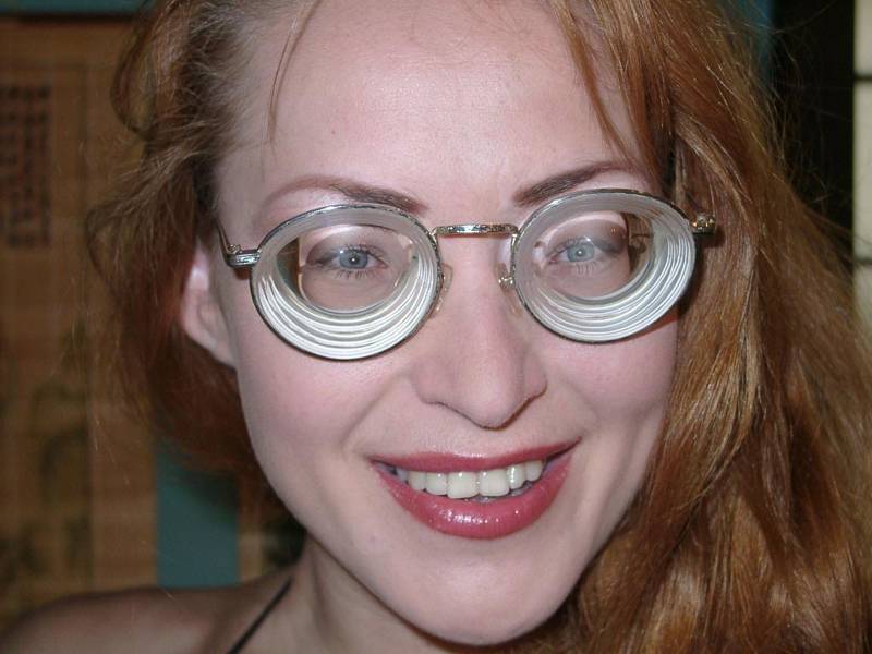 Очки при астигматизме: правила подбора, как привыкнуть к очкам