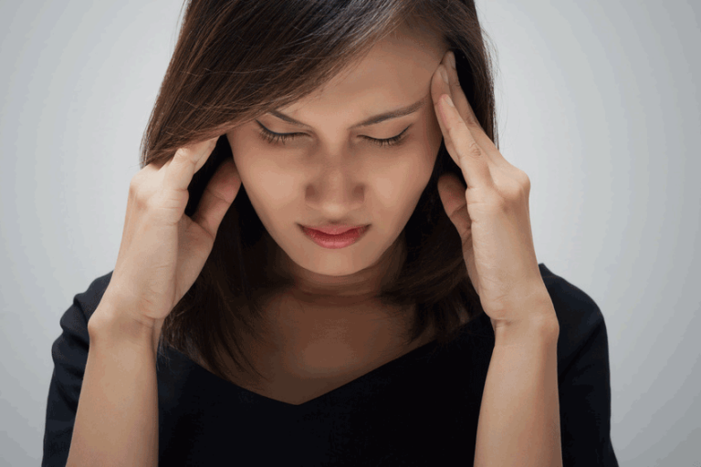 Кружится голова и болят глаза, при это возможна тошнота: причины симптомов и профилактика