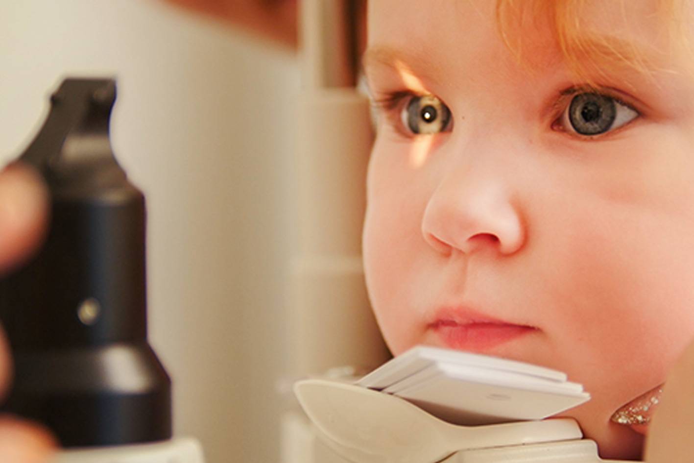 Ретинобластома глаз у детей: фото и симптомы начальной стадии
