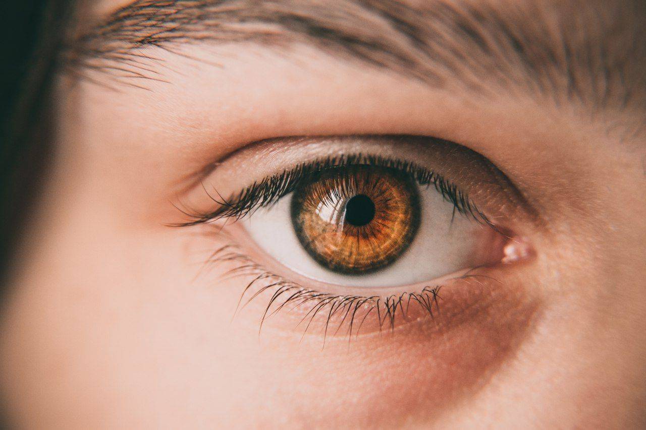 Самые редкие цвета глаз в мире: влияние света и меланина на оттенок глаз